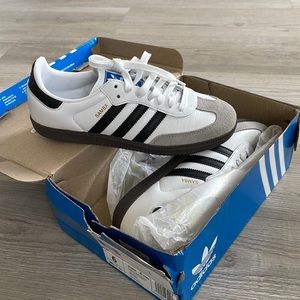 NEVER WORN ADIDAS SAMBAS